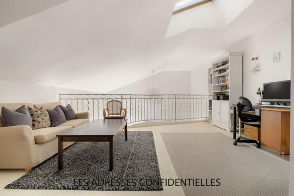 Champagne Au Mont D'or - Maison familiale - 226.50 m² - sur grand parc arboré