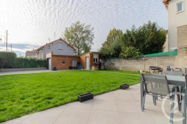 Maison à vendre  6 pièces - 113,21 m 2   VIGNEUX SUR SEINE  - 91