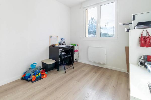 Maison à vendre  6 pièces - 113,21 m 2   VIGNEUX SUR SEINE  - 91