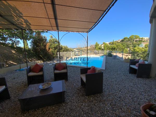 VILLA D'ARCHITECTE AVEC PISCINE A VILLENEUVE-LES-AVIGNON
