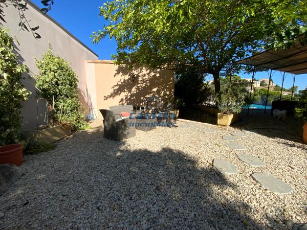 VILLA D'ARCHITECTE AVEC PISCINE A VILLENEUVE-LES-AVIGNON