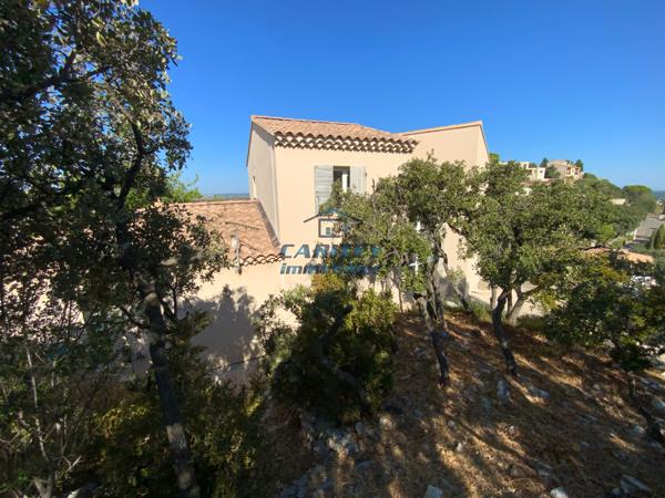 VILLA D'ARCHITECTE AVEC PISCINE A VILLENEUVE-LES-AVIGNON