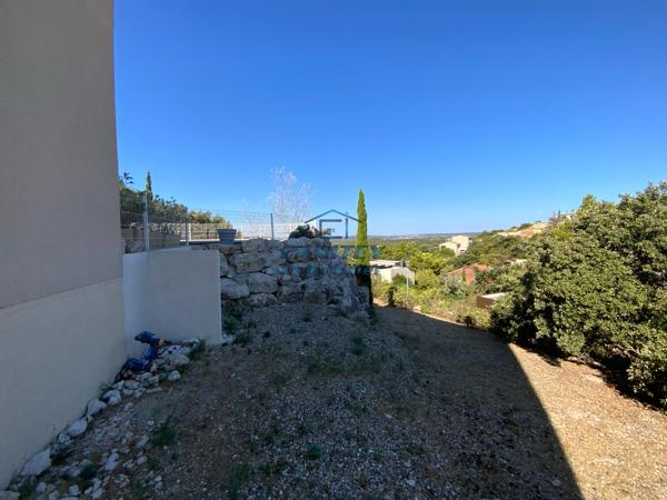 VILLA D'ARCHITECTE AVEC PISCINE A VILLENEUVE-LES-AVIGNON