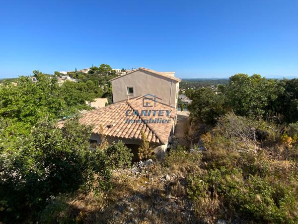 VILLA D'ARCHITECTE AVEC PISCINE A VILLENEUVE-LES-AVIGNON