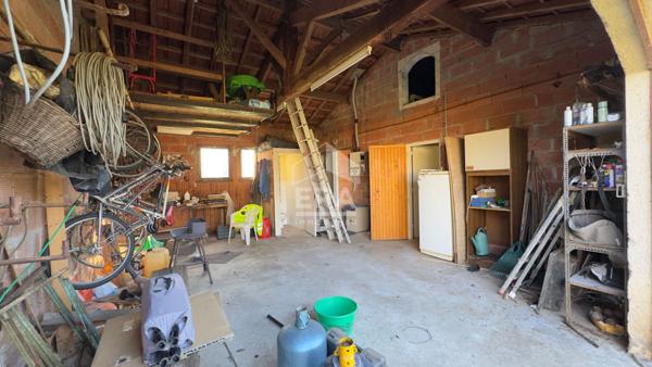 Maison familiale avec une dépendance aux multiples possibilités