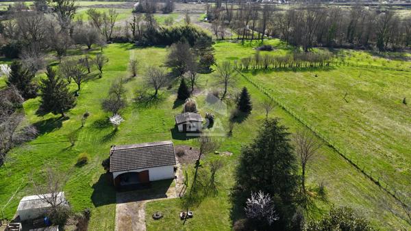 Maison familiale avec une dépendance aux multiples possibilités