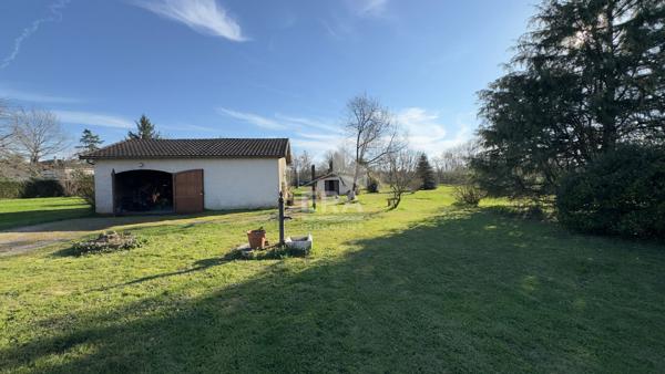 Maison familiale avec une dépendance aux multiples possibilités