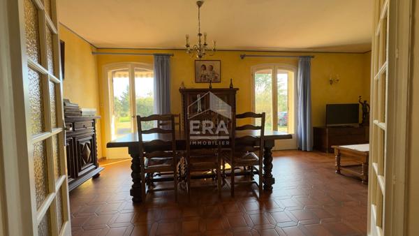 Maison familiale avec une dépendance aux multiples possibilités