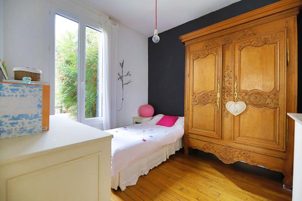CHATOU, Maison de charme des années 1920 avec 4 chambres, jardin et stationnement