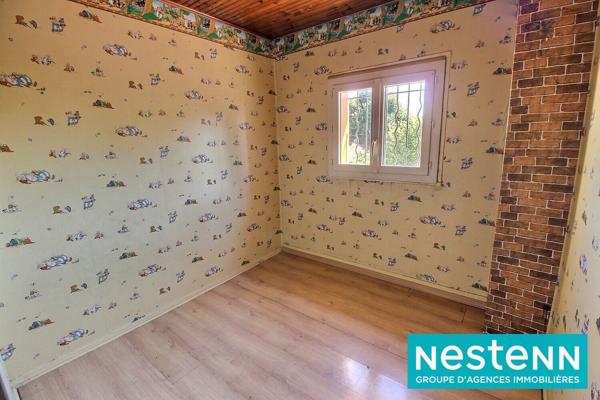 Batissee à renover avec grand terrain et dependances. Idéal grande famille ou aritisan