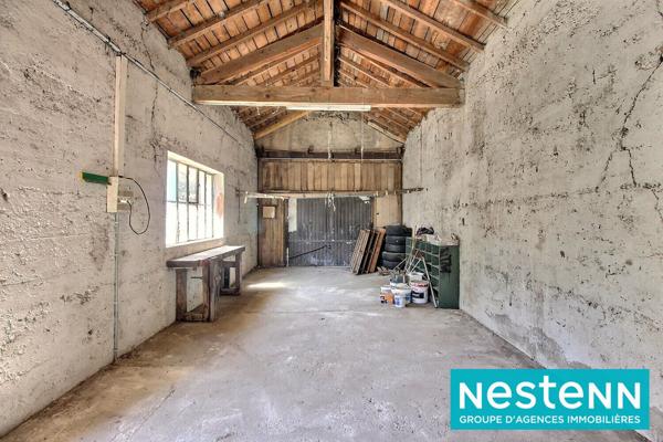 Batissee à renover avec grand terrain et dependances. Idéal grande famille ou aritisan