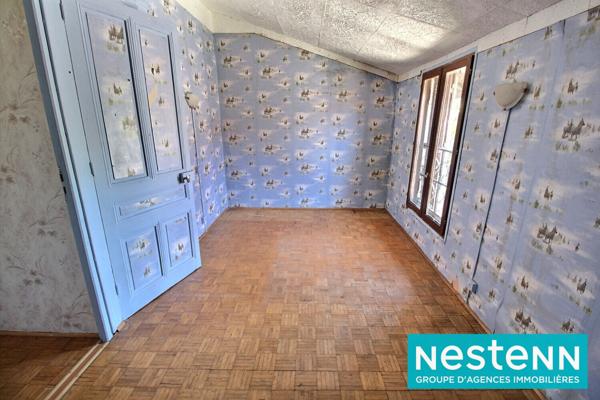 Batissee à renover avec grand terrain et dependances. Idéal grande famille ou aritisan