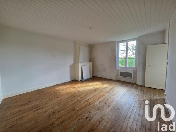 Maison rustique 7 pièces de 202 m² à Rouillac (16170)