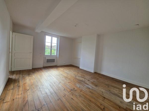 Maison rustique 7 pièces de 202 m² à Rouillac (16170)