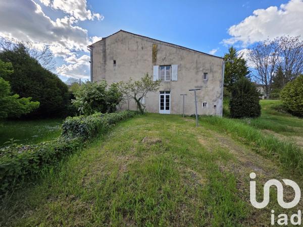 Maison rustique 7 pièces de 202 m² à Rouillac (16170)