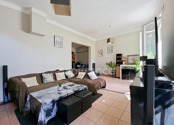 Maison à vendre 5 pièces MALLEMORT (13)