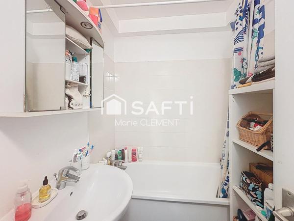 Appartement 4 pièces lumineux avec vu sur les bords de Marne. 3 chambres, place de parking et cave.