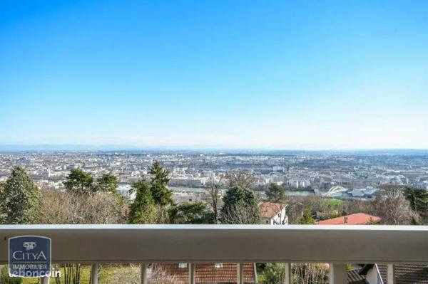 Appartement à louer 4 pièces 64m²