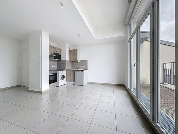 Appartement F2 à Mantes La Ville à 5min de la Gare de Mantes la Jolie et 1 place de parking