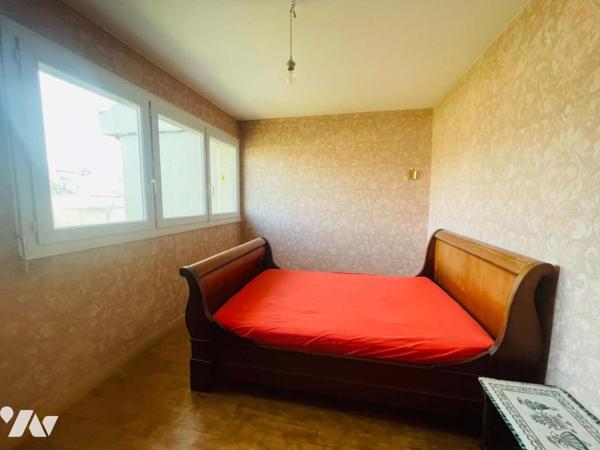Maison 4 chambres avec garage et jardin proche des commodités 