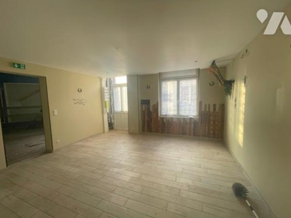 UN IMMEUBLE A USAGE MIXTE