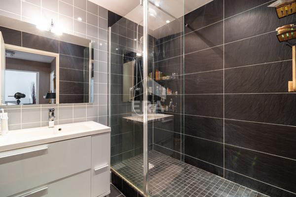 2 PIECES A 2 MINUTES DES PASSAGES