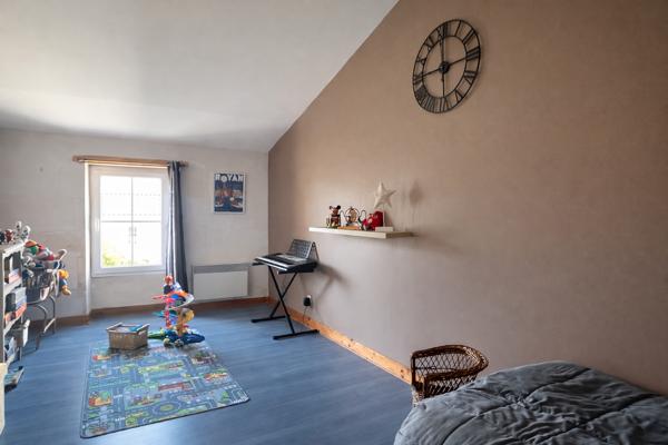 Maison
         5 pièces
        - 240 m² Bien prestige 439 000 € *