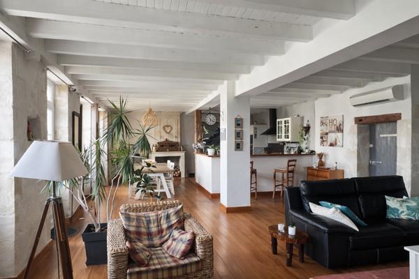 Maison
         5 pièces
        - 240 m² Bien prestige 439 000 € *