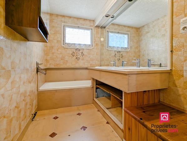 Maison La Boisse 8 pièces 202 m2