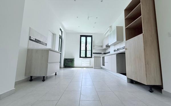 Maison à vendre    6 pièces •  Guise