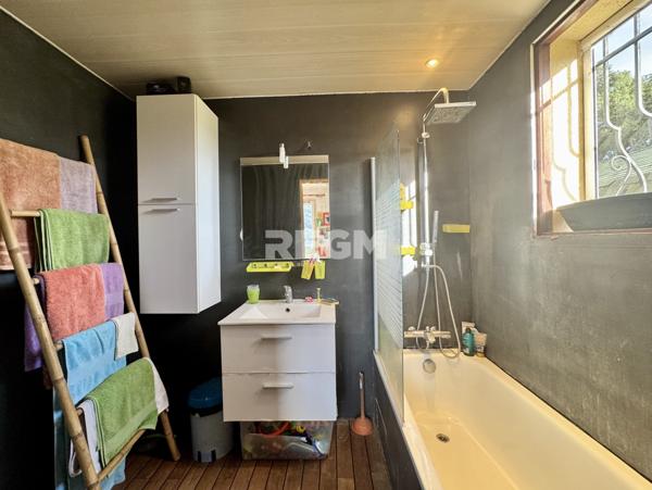 Les Adrets-de-l'Estérel (83600) AU CALME, MAISON 101m2 - 3 CHAMBRES - GARAGE