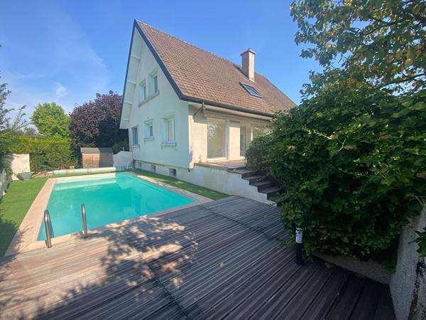 Maison Fontaine Les Dijon 7 pièce(s) 160 m2 au sol + piscine +sous-sol complet