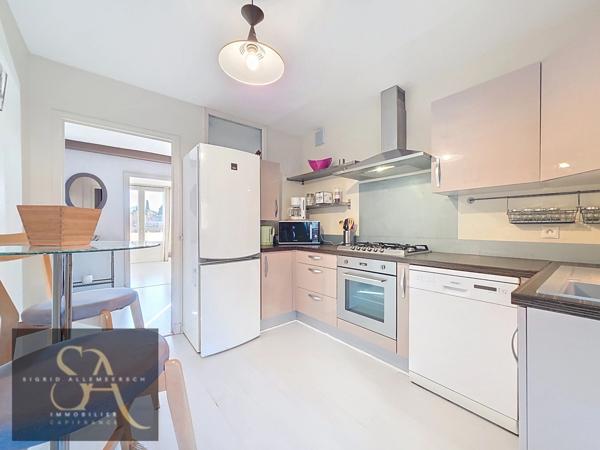 Appartement 98 m² (loi carrez 79.89m²) Carcassonne – 2 chambres (possibilité 3ème) – 1er étage – Vue Cité et l'Aude – Idéal résidence ou investissement locatif/touristique