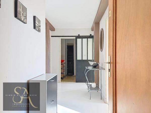 Appartement 98 m² (loi carrez 79.89m²) Carcassonne – 2 chambres (possibilité 3ème) – 1er étage – Vue Cité et l'Aude – Idéal résidence ou investissement locatif/touristique