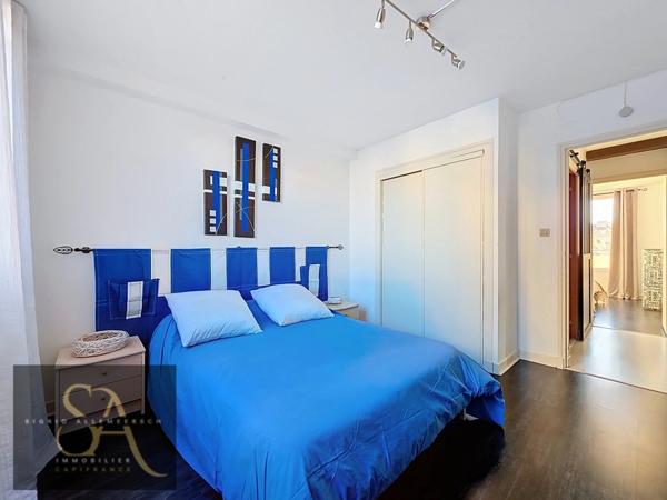 Appartement 98 m² (loi carrez 79.89m²) Carcassonne – 2 chambres (possibilité 3ème) – 1er étage – Vue Cité et l'Aude – Idéal résidence ou investissement locatif/touristique