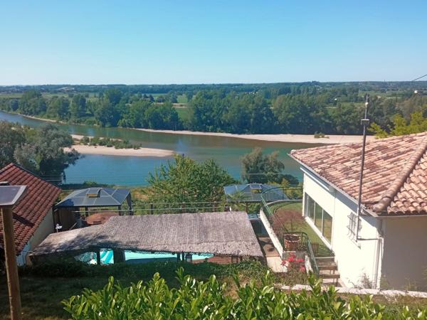 Maison sur 2 niveaux de 140 m², 4 chambres, piscine,,  terrain de 2211 m² Gironde (33) - NOUVELLE AQUITAINE