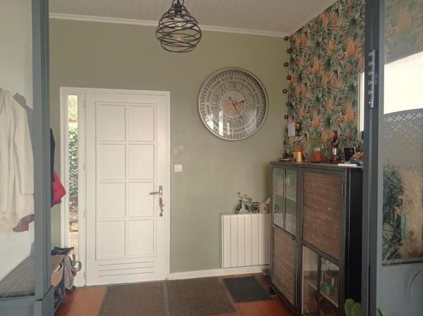 Maison sur 2 niveaux de 140 m², 4 chambres, piscine,,  terrain de 2211 m² Gironde (33) - NOUVELLE AQUITAINE