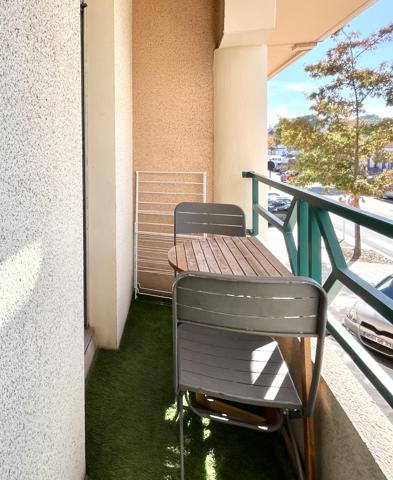 ARCACHON HYPER CENTRE ! Appartement T2 de 36 m2 rénové, avec balcon, cellier et parking !
