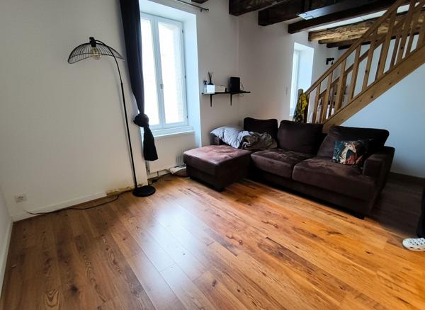 Maison en pierre - Catus 4 pièce(s) 80 m2 + cour + jardin + vue dégagée