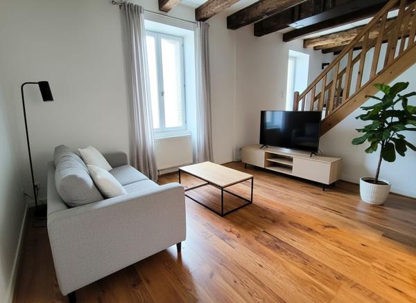 Maison en pierre - Catus 4 pièce(s) 80 m2 + cour + jardin + vue dégagée