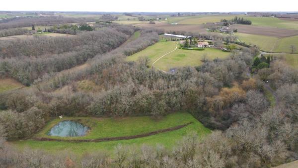 Bourg-de-Visa (82190) Bourg de Visa Domaine éco-responsable avec quatre habitations indépendantes, revenus locatifs et 6 hectares