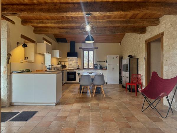 Bourg-de-Visa (82190) Bourg de Visa Domaine éco-responsable avec quatre habitations indépendantes, revenus locatifs et 6 hectares