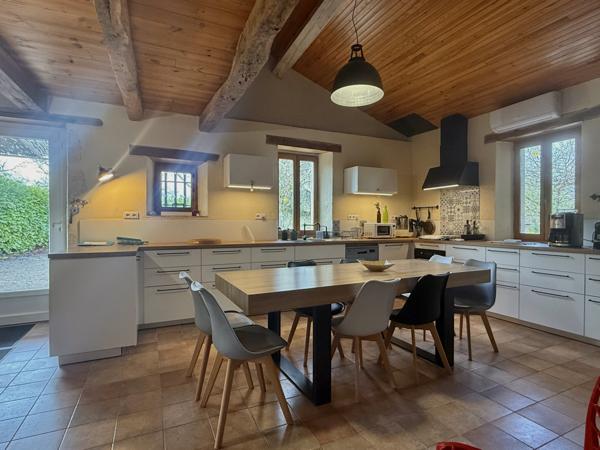 Bourg-de-Visa (82190) Bourg de Visa Domaine éco-responsable avec quatre habitations indépendantes, revenus locatifs et 6 hectares