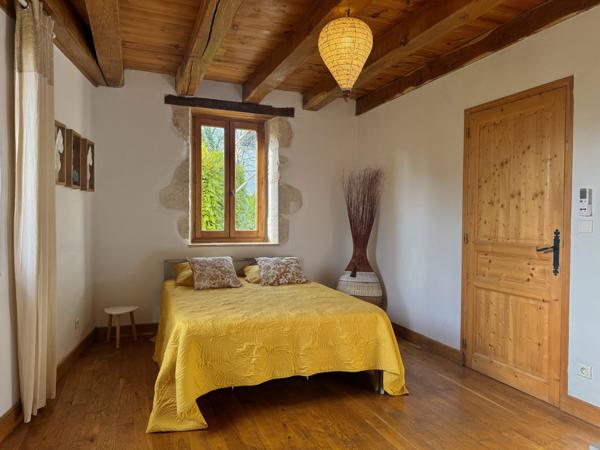 Bourg-de-Visa (82190) Bourg de Visa Domaine éco-responsable avec quatre habitations indépendantes, revenus locatifs et 6 hectares