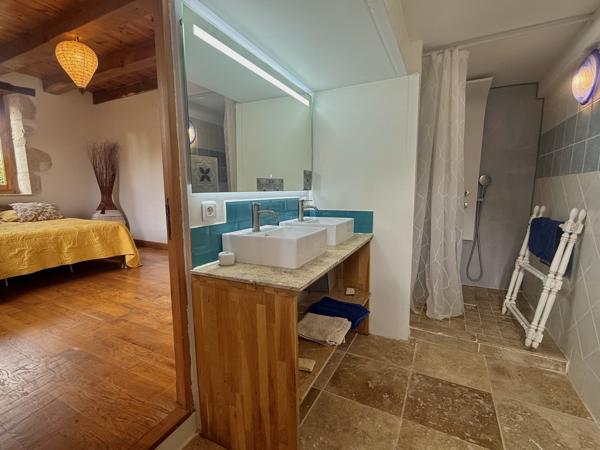 Bourg-de-Visa (82190) Bourg de Visa Domaine éco-responsable avec quatre habitations indépendantes, revenus locatifs et 6 hectares