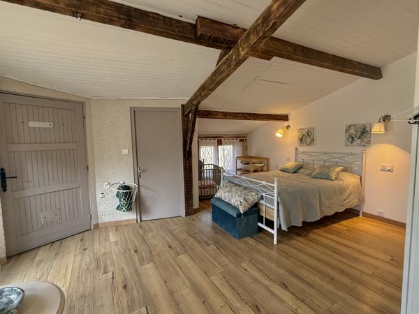 Bourg-de-Visa (82190) Bourg de Visa Domaine éco-responsable avec quatre habitations indépendantes, revenus locatifs et 6 hectares