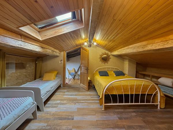 Bourg-de-Visa (82190) Bourg de Visa Domaine éco-responsable avec quatre habitations indépendantes, revenus locatifs et 6 hectares