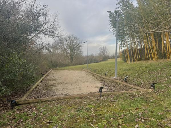 Bourg-de-Visa (82190) Bourg de Visa Domaine éco-responsable avec quatre habitations indépendantes, revenus locatifs et 6 hectares