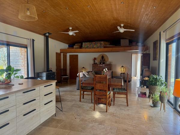 Bourg-de-Visa (82190) Bourg de Visa Domaine éco-responsable avec quatre habitations indépendantes, revenus locatifs et 6 hectares