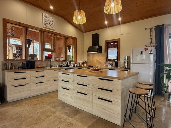 Bourg-de-Visa (82190) Bourg de Visa Domaine éco-responsable avec quatre habitations indépendantes, revenus locatifs et 6 hectares